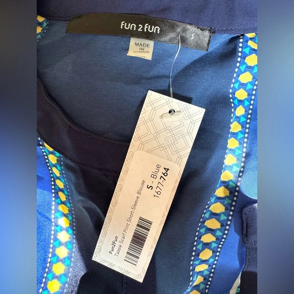 NWT Scarf Print Short-Sleeve Blouse by Fun 2 Fun navy pink teal satin Stitchfix - Picture 11 of 14